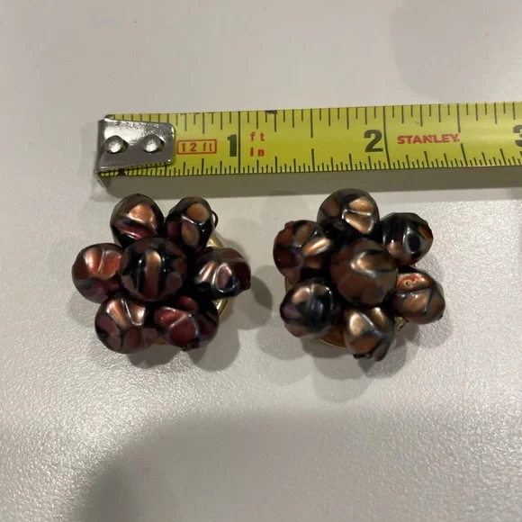 Vintage Faux Brown Pearl Beaded Costume Clip On Earrings. - Picture 4 of 5